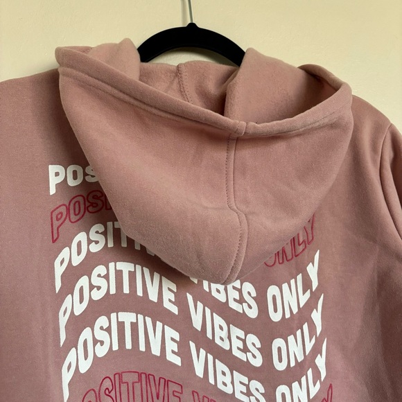 Brooklyn Cloth Pink Good Vibes Girls Club Crop Hoodie Sweatshirt Size Large - Picture 7 of 11